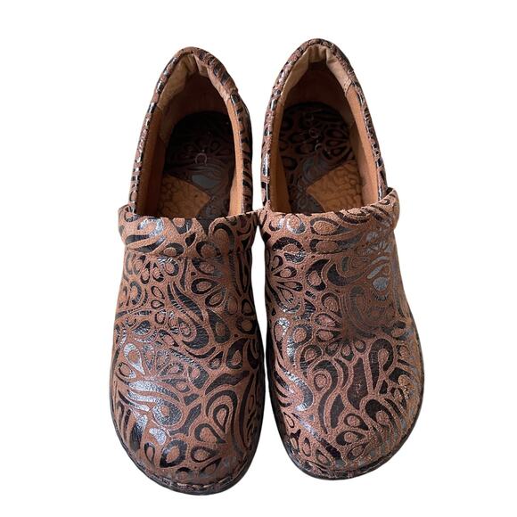 BOC Born Concept Womens 8 Peggy Tumbled Tooled Leather Clogs Slip On Shoes Brown - Picture 3 of 6